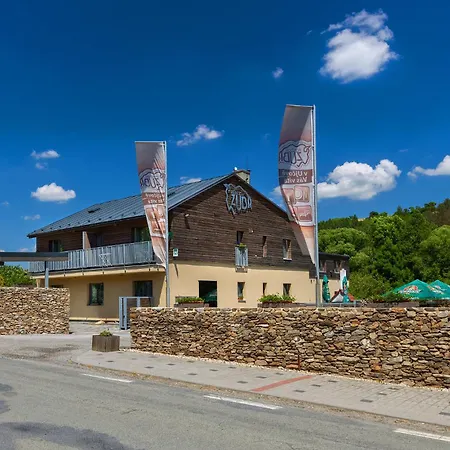 Hotel Zubr 3*